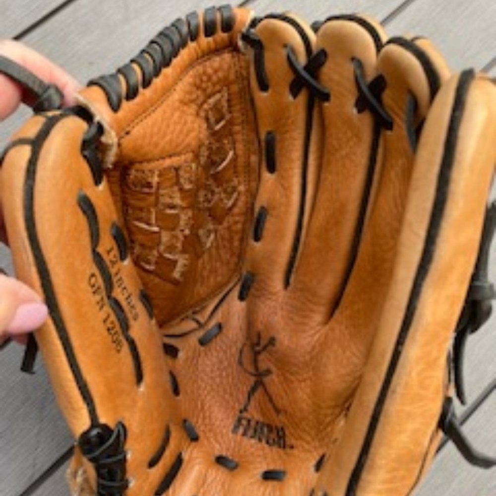 Mizuno GFN 1206 Finch 12" Softball or Baseball GLOVE Right Professional